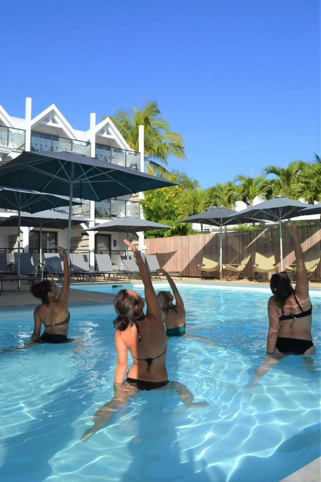 ホテル Latitude 21 サンジルレバン エクステリア 写真